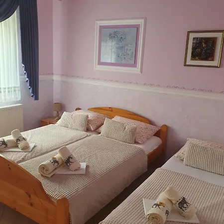 Beros Oda ve Kahvaltı Maribor